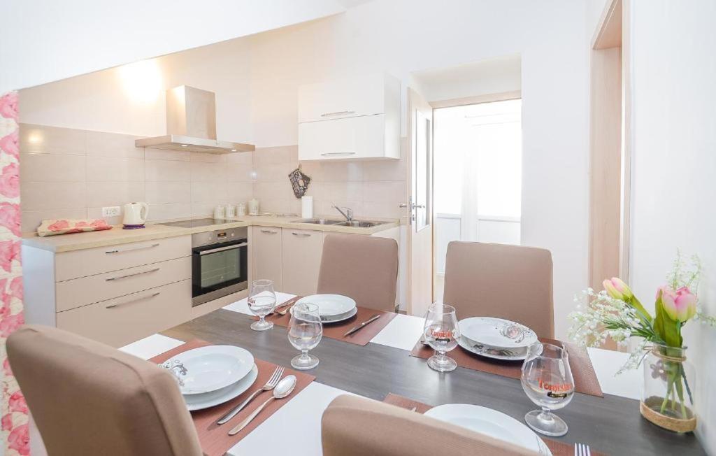 Apartman Ivano Пула Екстериор снимка