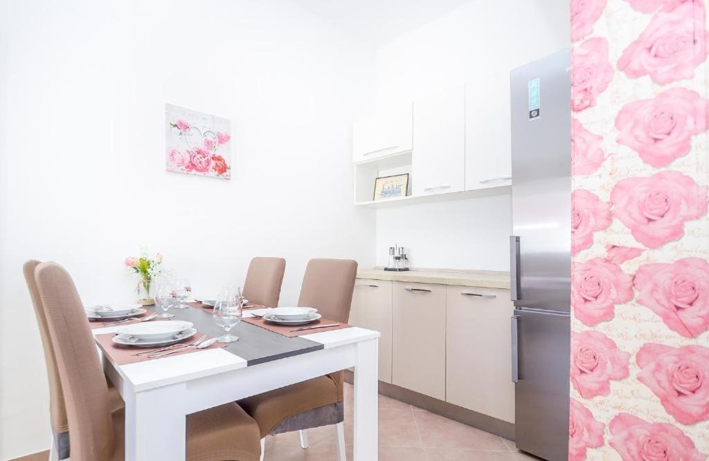 Apartman Ivano Пула Екстериор снимка
