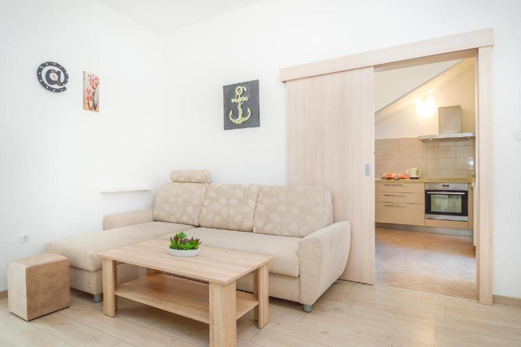 Apartman Ivano Пула Екстериор снимка