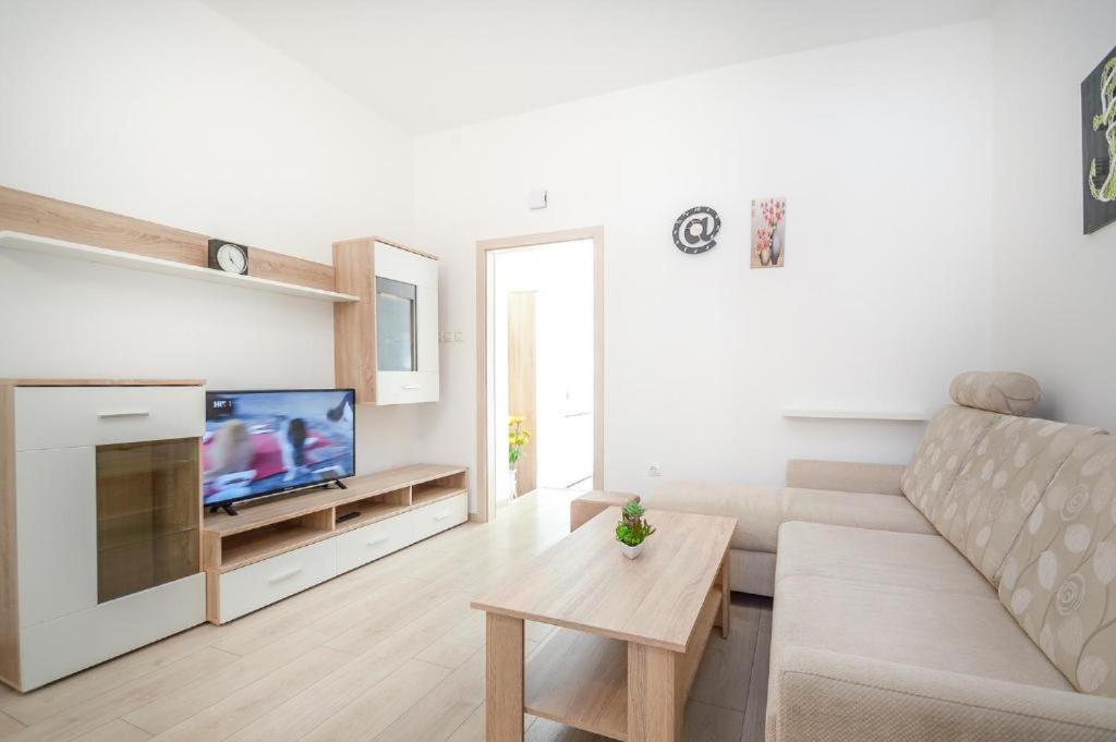 Apartman Ivano Пула Екстериор снимка